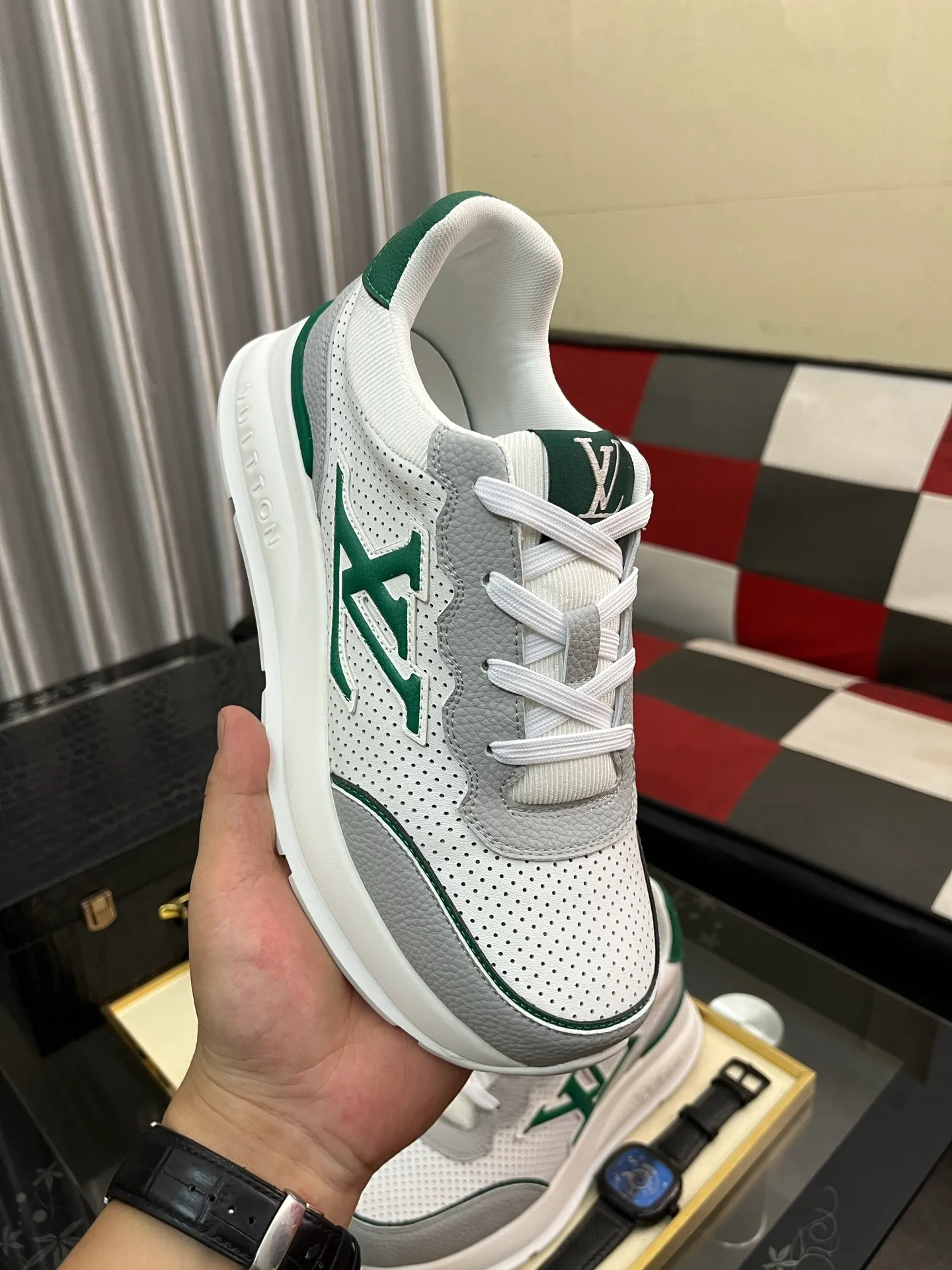 Men's shoes 💰458⌚️⌚️[Louis Vuitton LV] Dad shoes are popular casual sports shoes with outsole, breathable and comfortable, easy to walk, trendy men's versatile fly woven epoxy with ➕leather lining➕Gucci's popular original outsole, sports and running style, super comfortable. Code number 38-44
